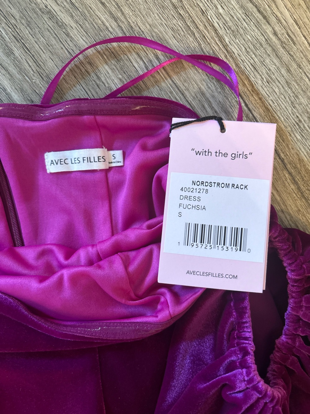 Avec Les Filles Fuchsia Velvet Puff-Sleeve Mini Dress - Picture 4 of 4